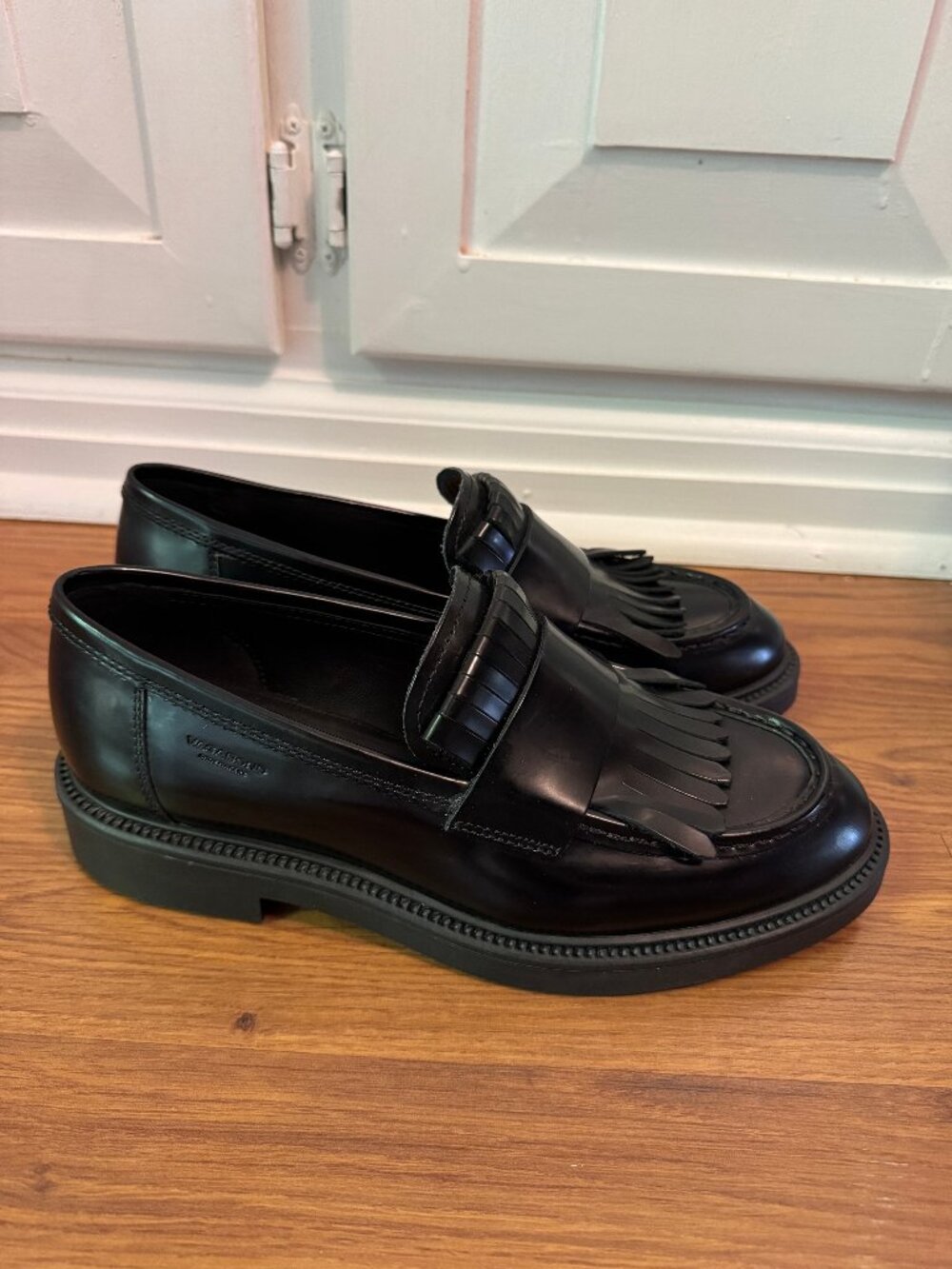 NWT Vagabond Shoemakers Alex Fringe Modern Loafer Size 8